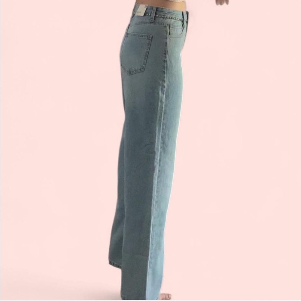Forever 21 Light Blue Straight Leg Jeans with Diamond Detail - Picture 2 of 6